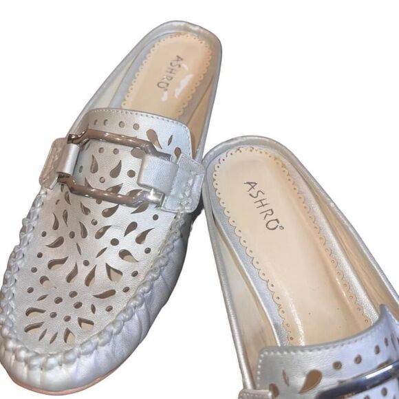 Women's Ashro Silver Mules Size 9M - Picture 2 of 6